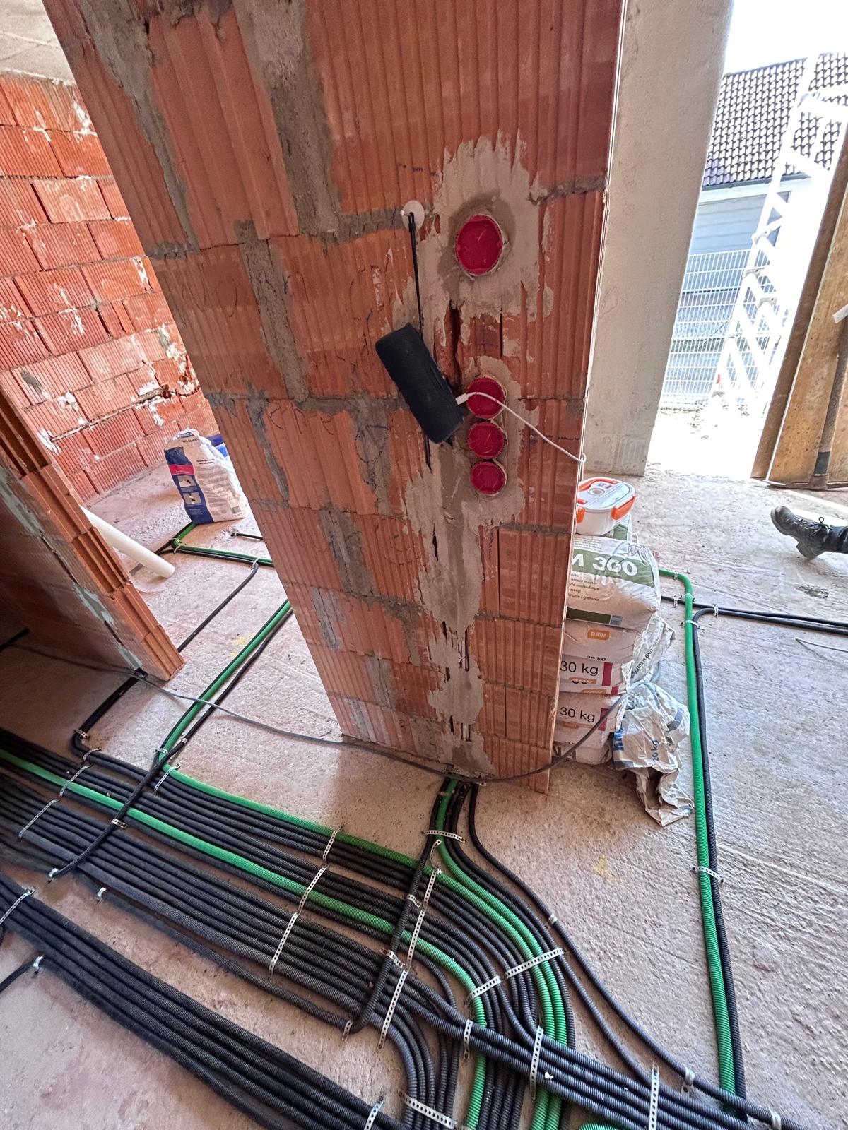 Kompletna elektroinstalacia novostavby